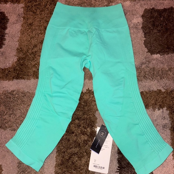 Lululemon Athletica Teal Activewear - Picture 3 of 5